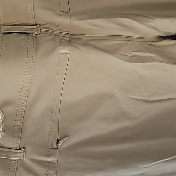 Lucy beige capris size medium NWT - Picture 5 of 5